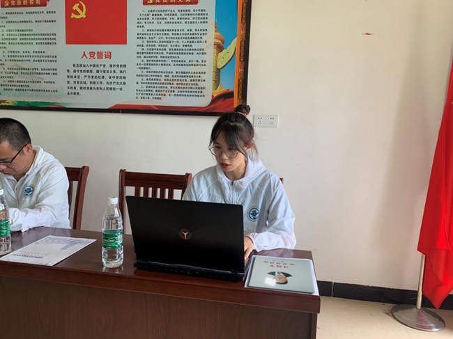 開展“《習(xí)近平談治國理政》第三卷與脫貧攻堅”專題宣講。福建船政交通職業(yè)學(xué)院供圖